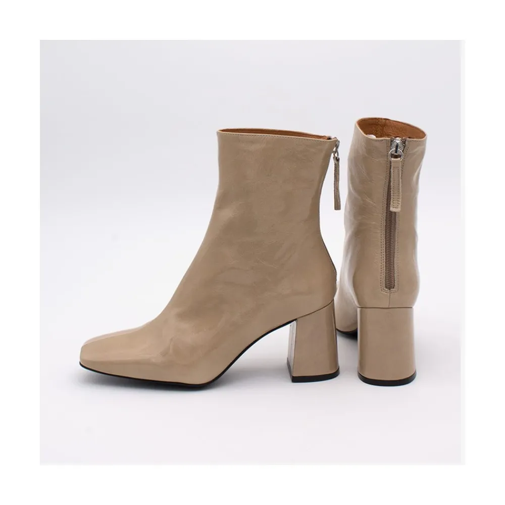 ANGEL ALARCON Aland - Women S Square Toe Shiny Leather Booties, Wide Heel And Zip<Vrouwen Boots And Booties