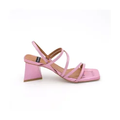 ANGEL ALARCON Guillian - Iridiscence Leather Strappy Sandal With Triangular Heel Design.<Vrouwen Sandals