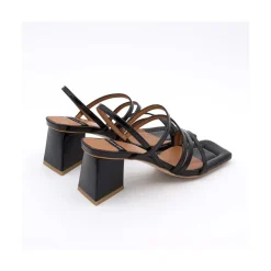 ANGEL ALARCON Guillian - Leather Strappy Sandal With Triangular Heel Design.<Vrouwen Last Units