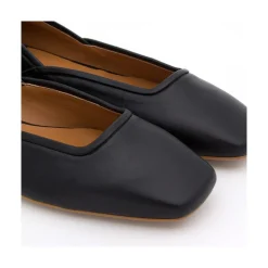 ANGEL ALARCON Hawn - Leather Pointed-Toe Flats<Vrouwen Last Units