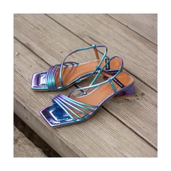 ANGEL ALARCON Mazzy - Iridescence Strappy Sandal With Triangular Heel Design.<Vrouwen Sandals