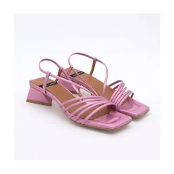 ANGEL ALARCON Mazzy - Iridescence Strappy Sandal With Triangular Heel Design.<Vrouwen Sandals