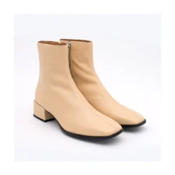 ANGEL ALARCON Oyate - Comfortable Patent Leather Booties With Low Wide Heels<Vrouwen Last Units