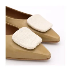 ANGEL ALARCON Thelma - Shinny Leather Flats With Raffia Ornament<Vrouwen Ballerinas